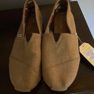 Toms size 13 burlap material